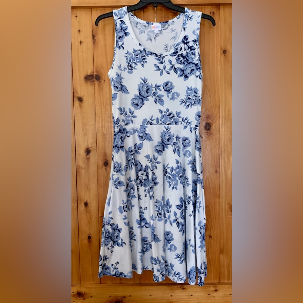 Lularoe Crewneck Sleeveless Dress White with Blue Flowers Size Large